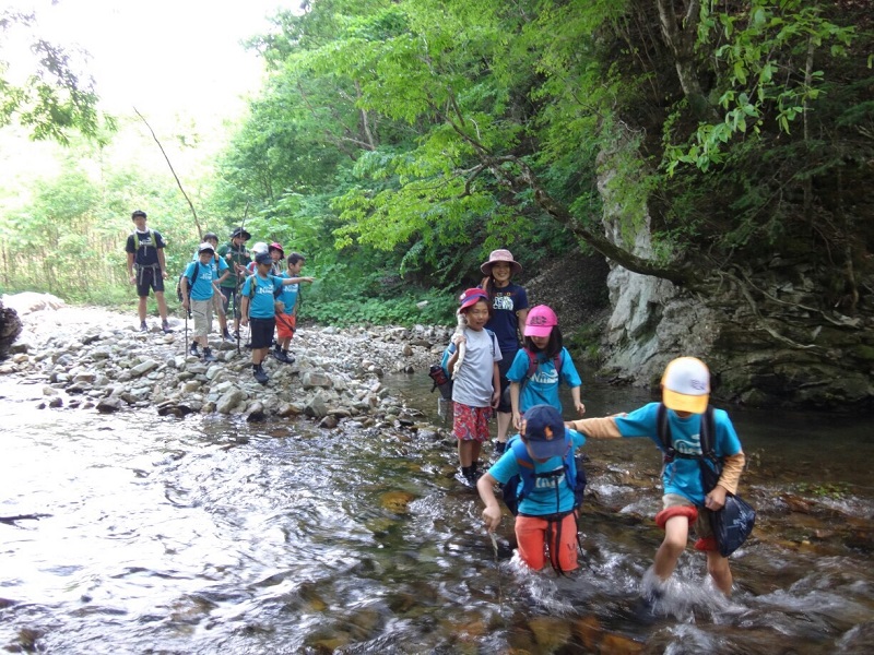 秘密の沢遊び