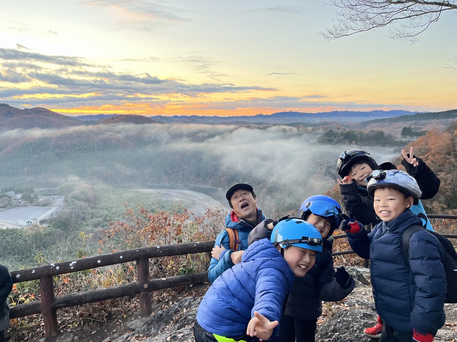 ドキドキ夜の登山の先に待っているのは