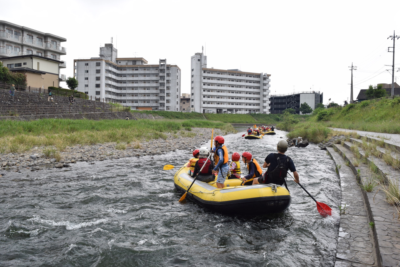 LRTで行く、秋の鬼怒川（宇都宮東部）ラフティング